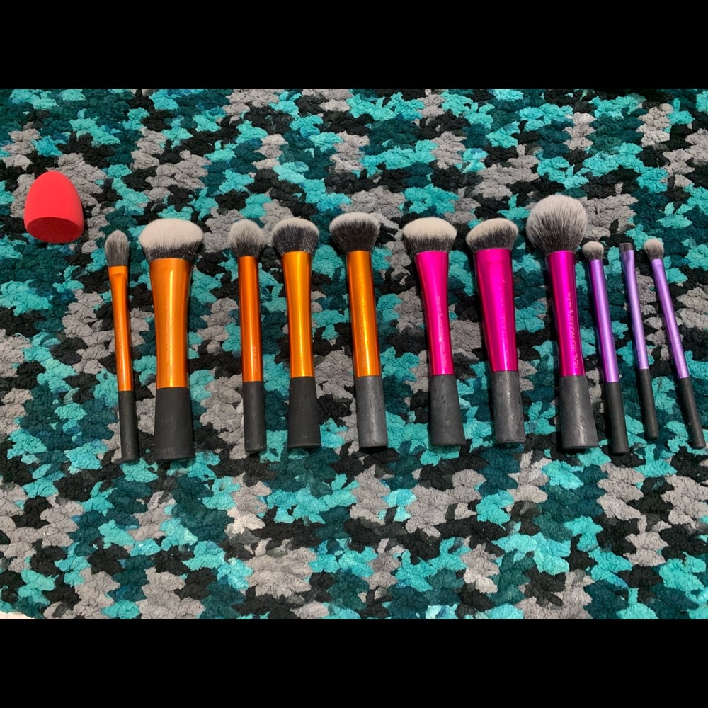 Makeup brushes